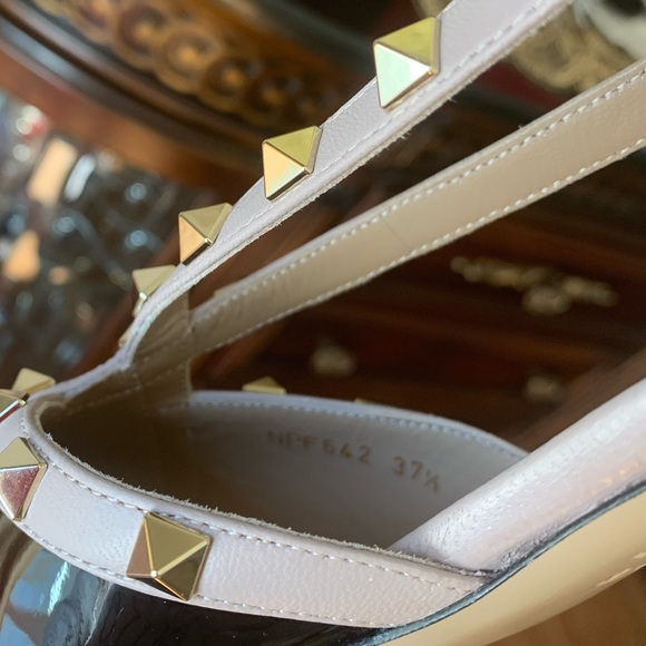 SOLD***Valentino Garavani Rockstud pumps$895 - Picture 4 of 8